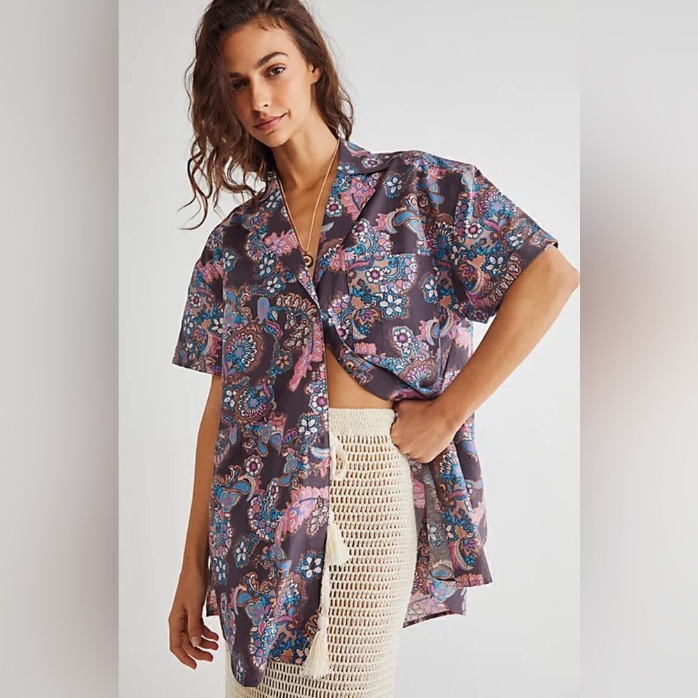 Free People We The Free Poolside Printed Boyfriend Shirt. Button front. Small.
